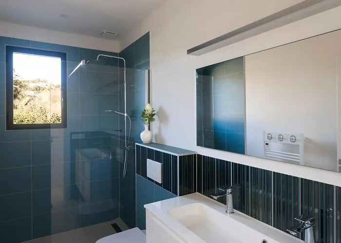 Eva, Vue Et Montagne, à Pieds *