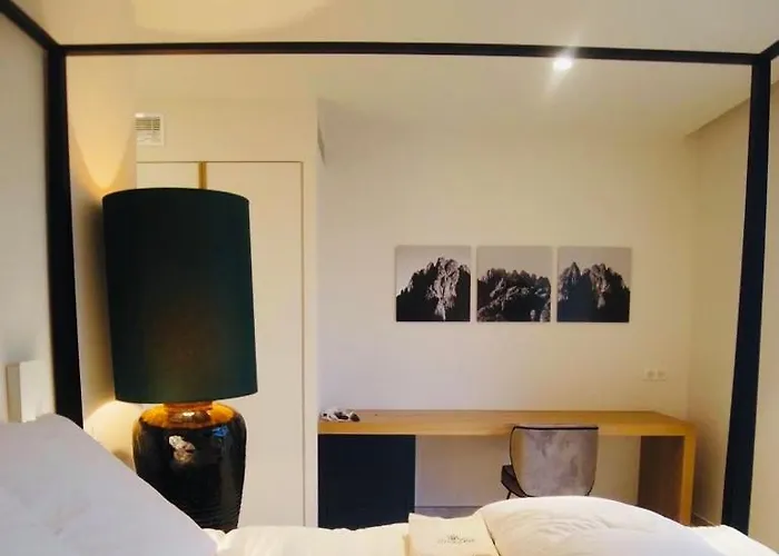 Eva, Vue Et Montagne, à Pieds