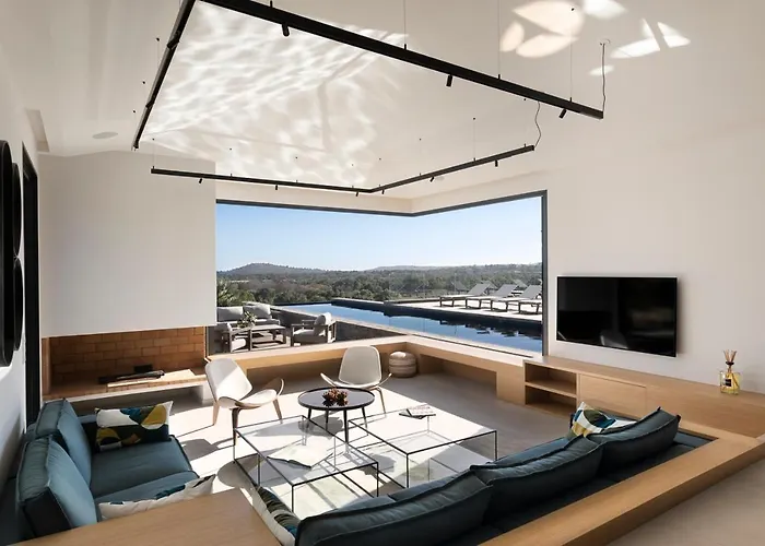 Eva, Vue Et Montagne, à Pieds * Sainte-Lucie-de-Porto-Vecchio