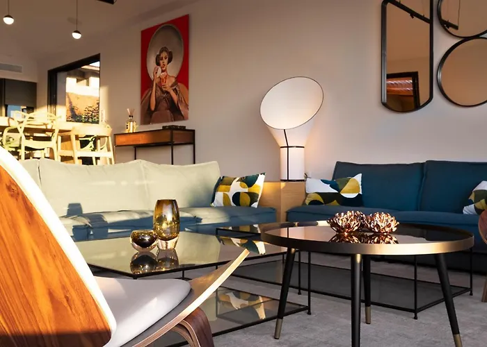 Eva, Vue Et Montagne, à Pieds * Sainte-Lucie-de-Porto-Vecchio