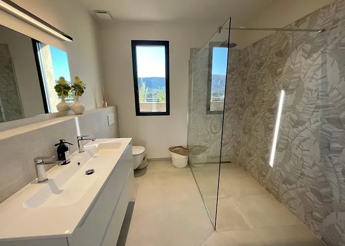 Eva, Vue Et Montagne, à Pieds Villa